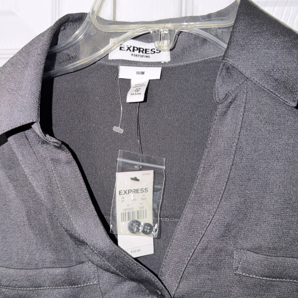 NWT Express Portofino Slim Shirt Womens X-Small Gray Blouse Top Roll Tab Sleeve - Picture 2 of 5